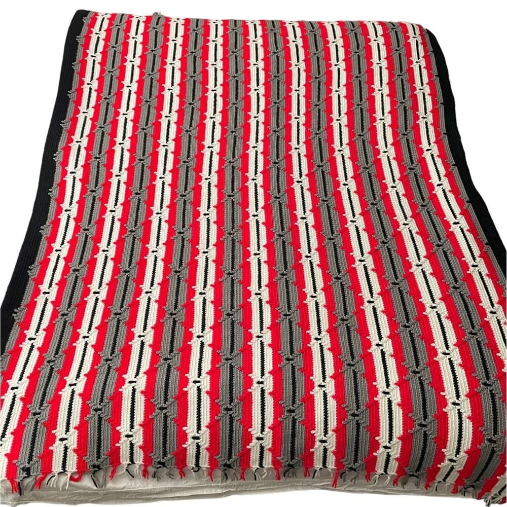 Handmade Knit Crochet Afghan Throw Diamond Striped Pattern‎ Fringe Reversible